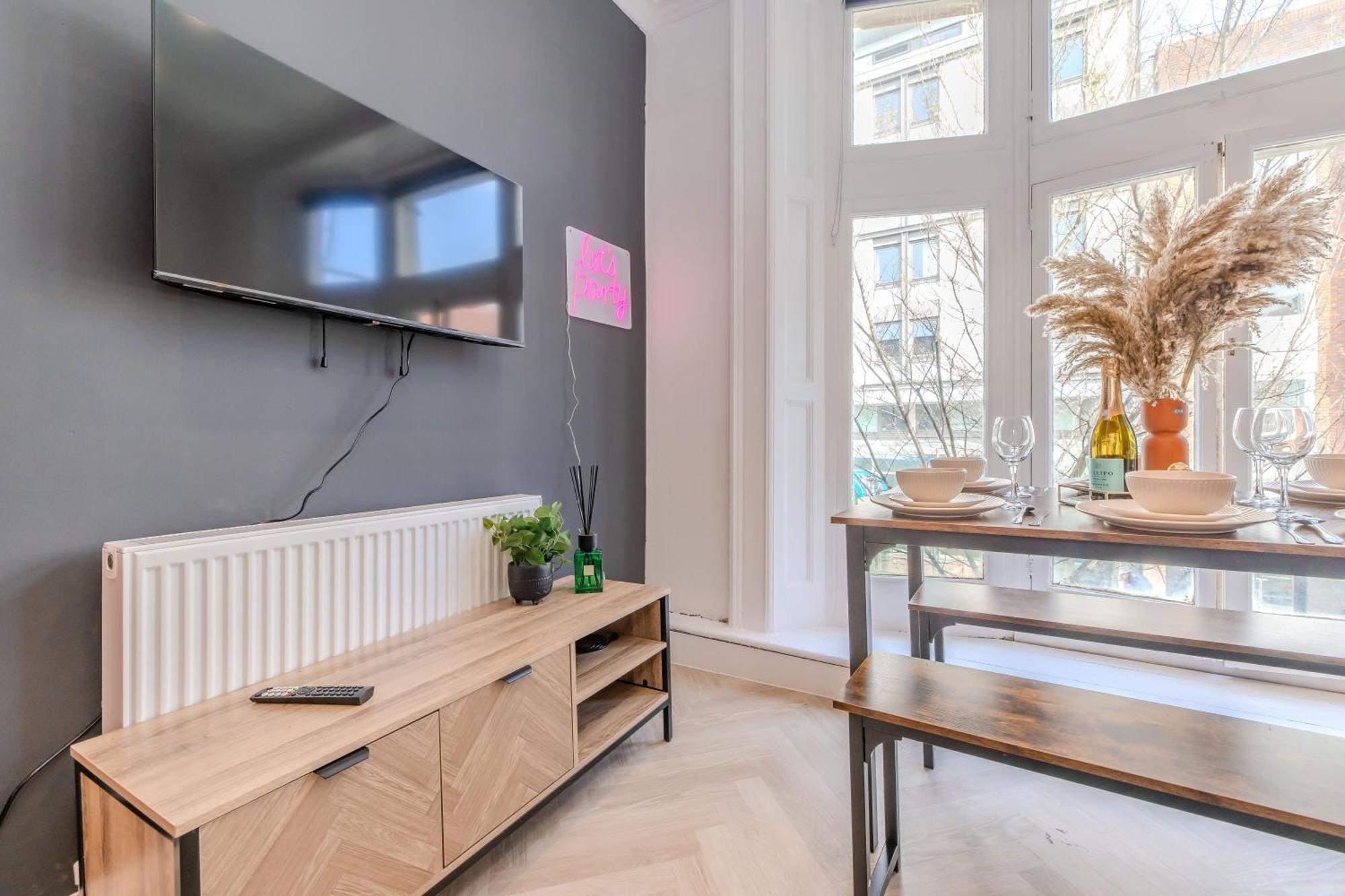 2 Bedroom Flat Next To Brighton Station & Beach I Sleep 8 Guests المظهر الخارجي الصورة